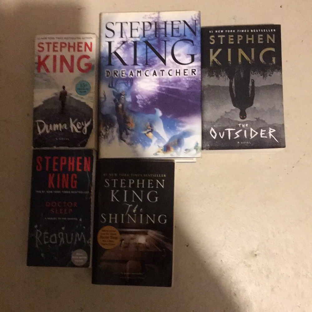 Stephen King Collection - Assorted Black, White, Blue Book Covers